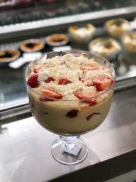 [143653] MOUSSE CREME DE NINHO COM MORANGO BONÍSSIMA